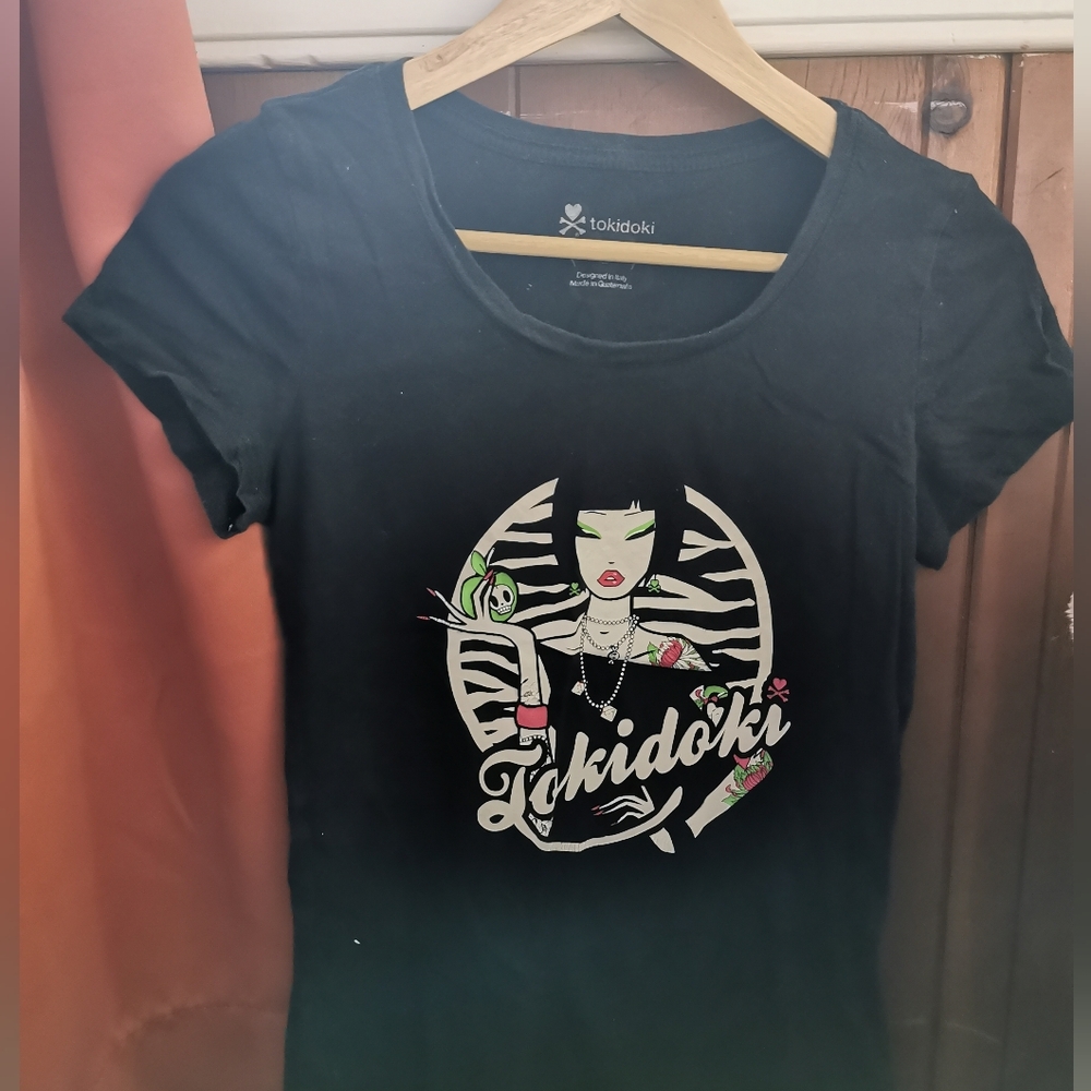 Rare Tokidoki Poison Apple Black Tee with Graphic Art Womens S